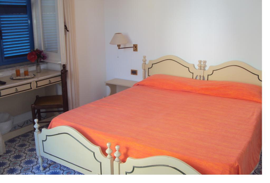 Hotel Villa Hermosa Ischia Phòng bức ảnh